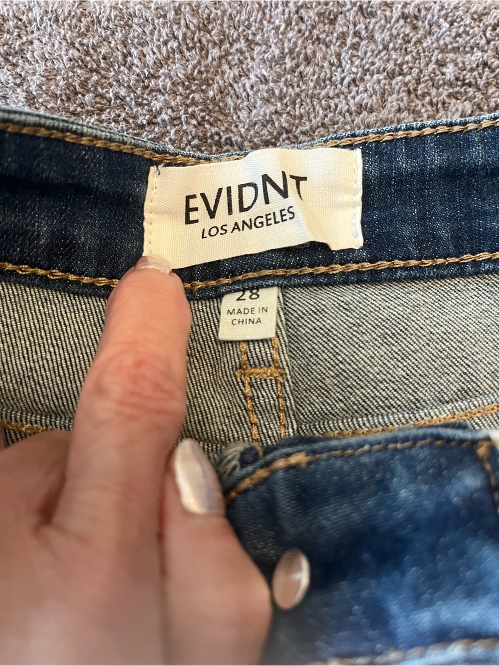 NWT EVIDNT Los Angeles
Florence Straight Leg Jeans Size 28 Distressed Crop - Picture 4 of 9